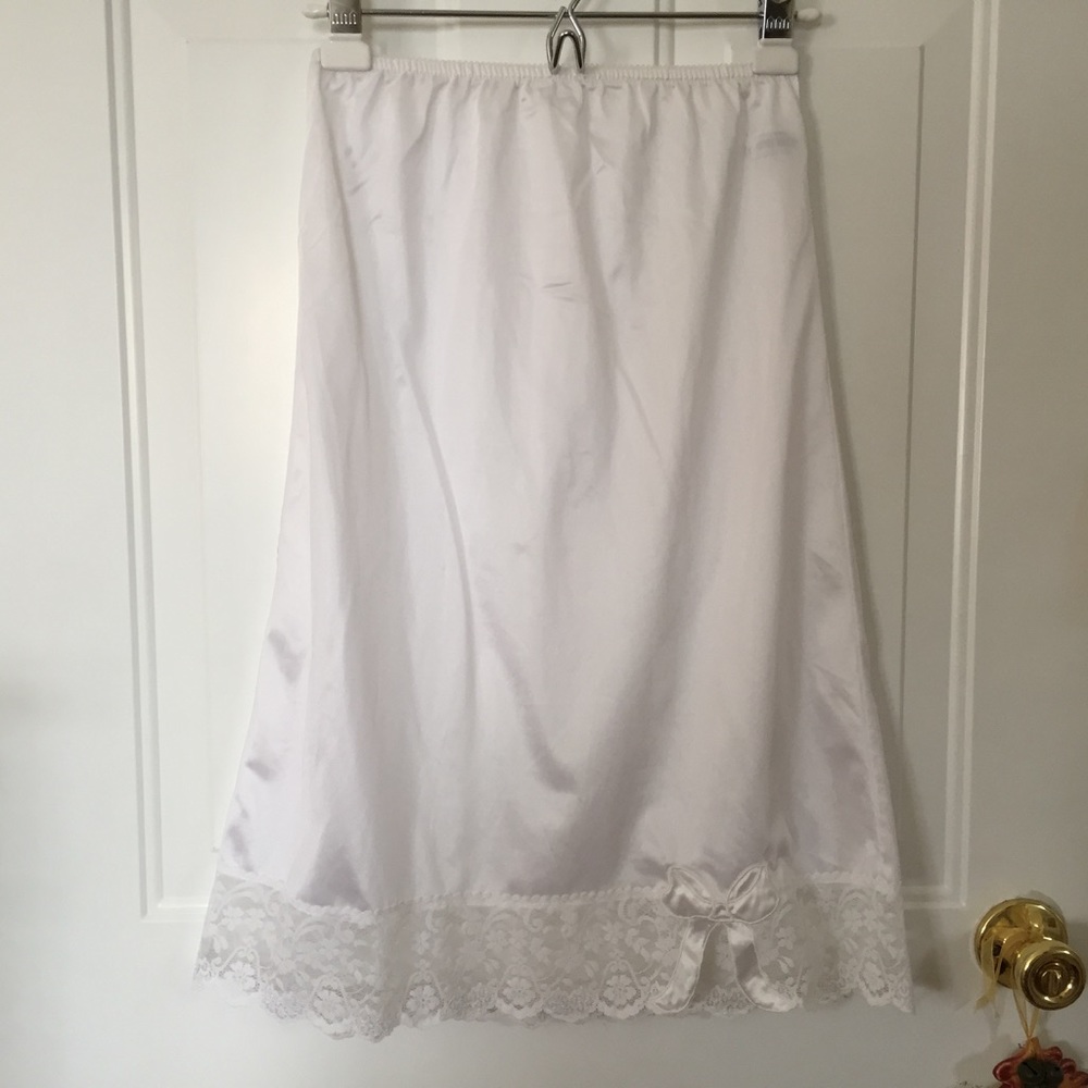 Ashley Taylor Vintage Half Slip Sz S